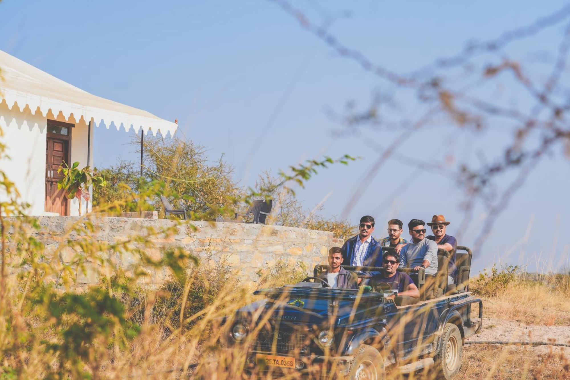 Nana Jawai Wildlife Safari Camp Bed & Breakfast エクステリア 写真